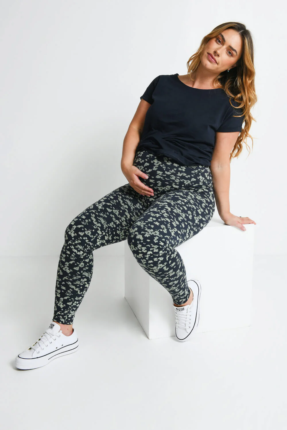 Maternity Everyday Leggings - Navy/Green Floral - Image 5
